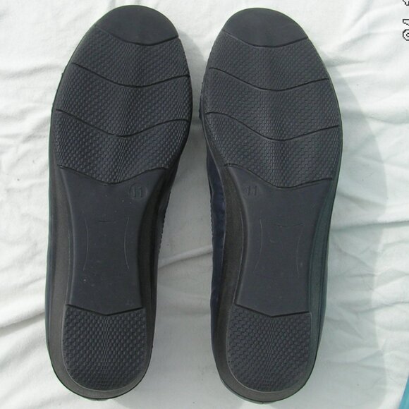 Easy Street women's pumps Navy Blue size 11w - Picture 2 of 4